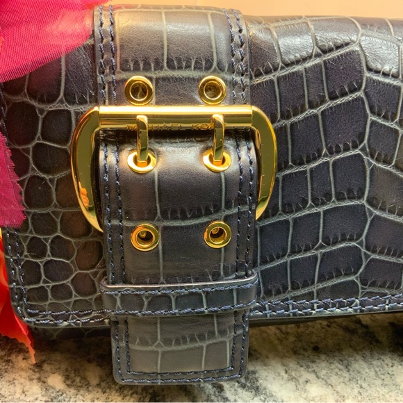 💥SALE💥 Great vintage Michael Kors dark blue croc embossed clutch. A0901 - Picture 3 of 11